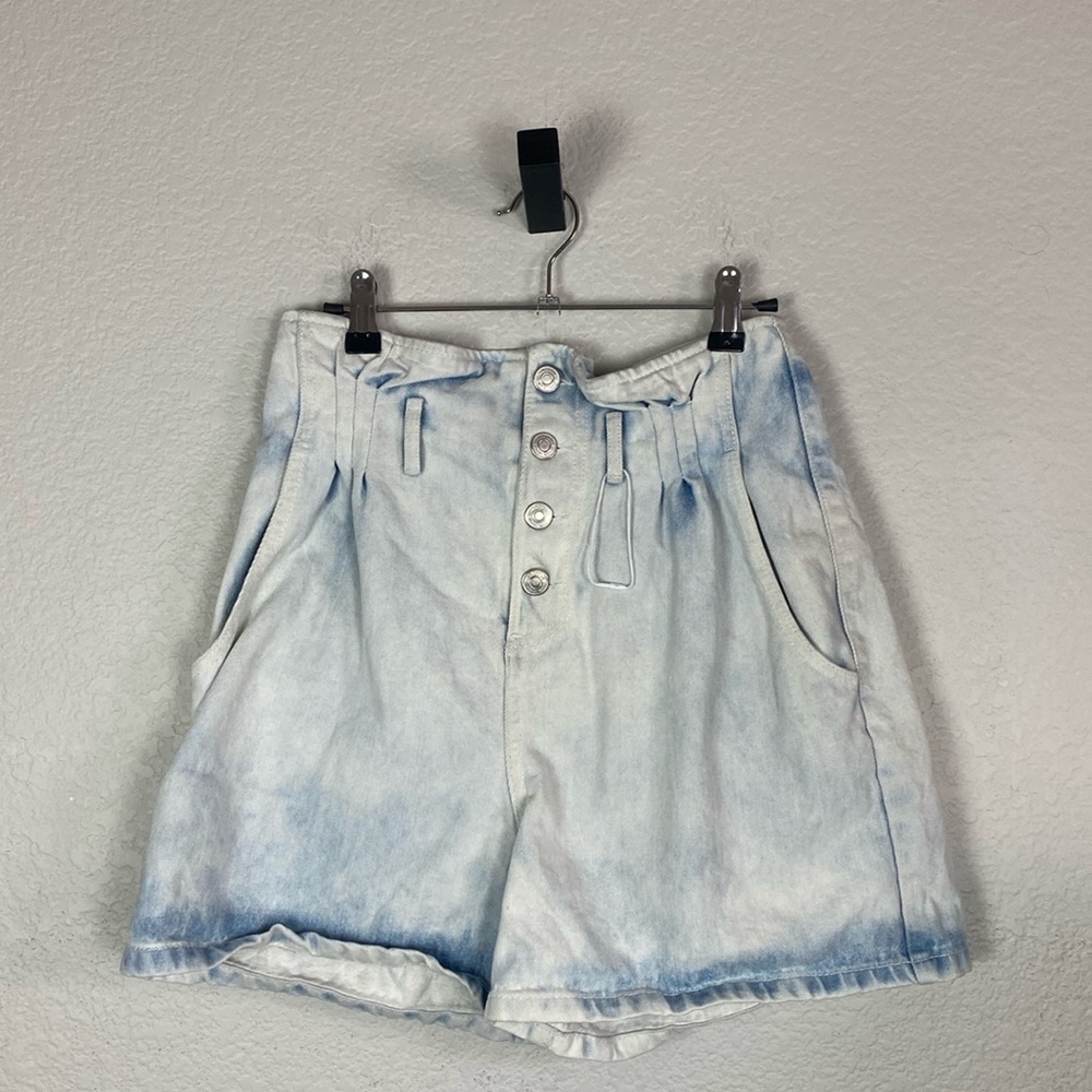 Zara button front high rise bleach wash denim shorts. - Picture 2 of 6